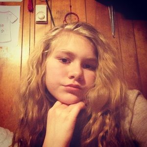 Meet your Posher, Alicia